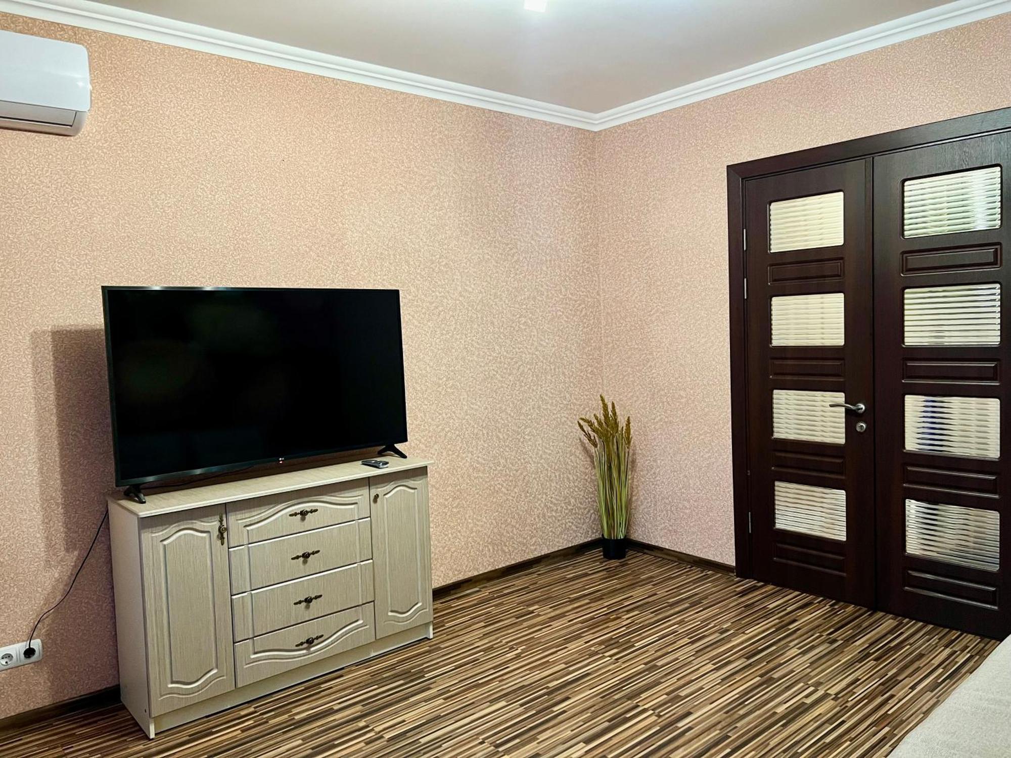 Apartament Central In Chisinau! Buitenkant foto